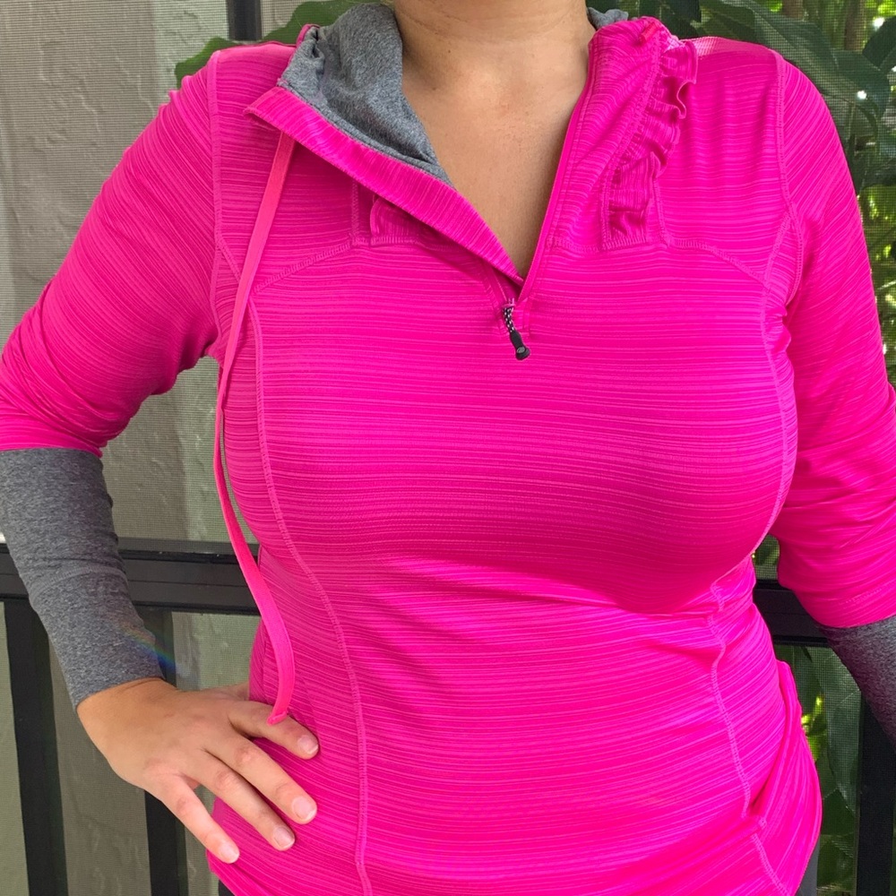 Slim fitted work out top- pink and gray